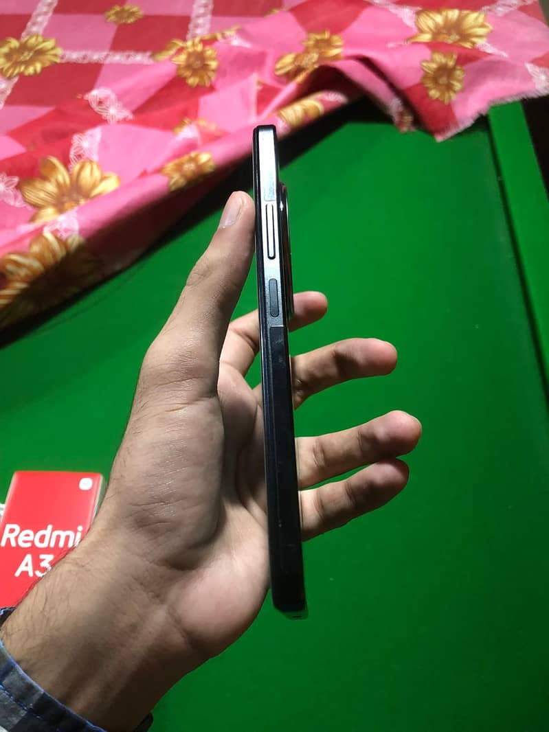 Xiaomi redmi A3 4/128Gb 10/10 Pta Approved With box and accessories. 9