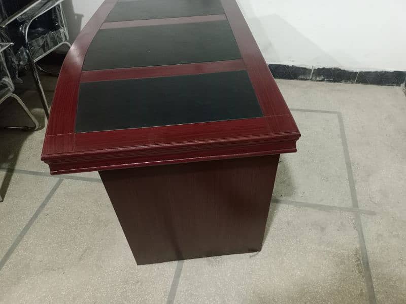 Exactive table size 2.5/4 (All office furniture available Lahore) 3