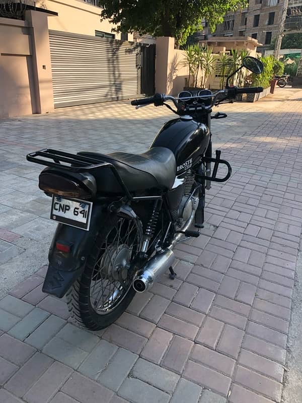 Suzuki GS 150 2