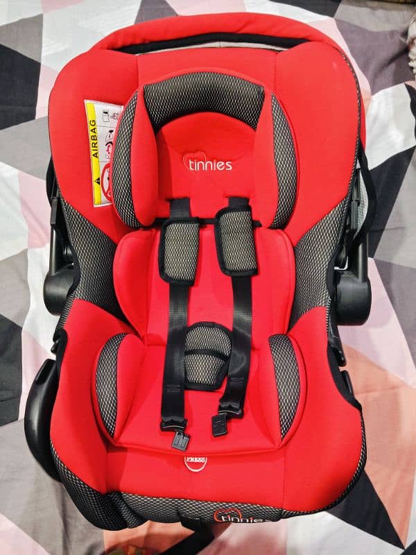 Baby carry cot / car seat 0