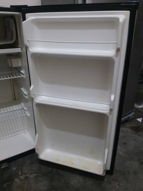 refrigerator 3