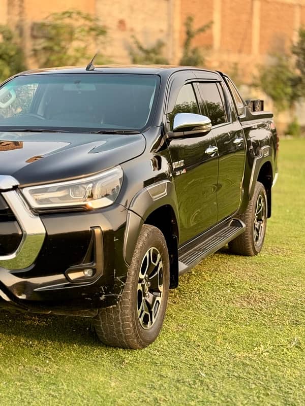 Toyota Hilux 2021 3