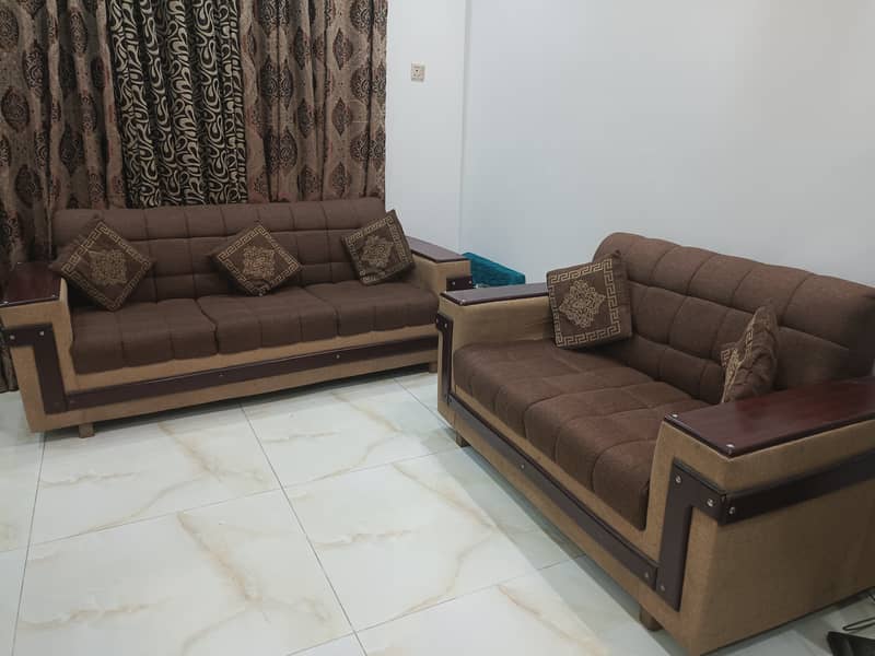 Used sofas for urgent selling 0