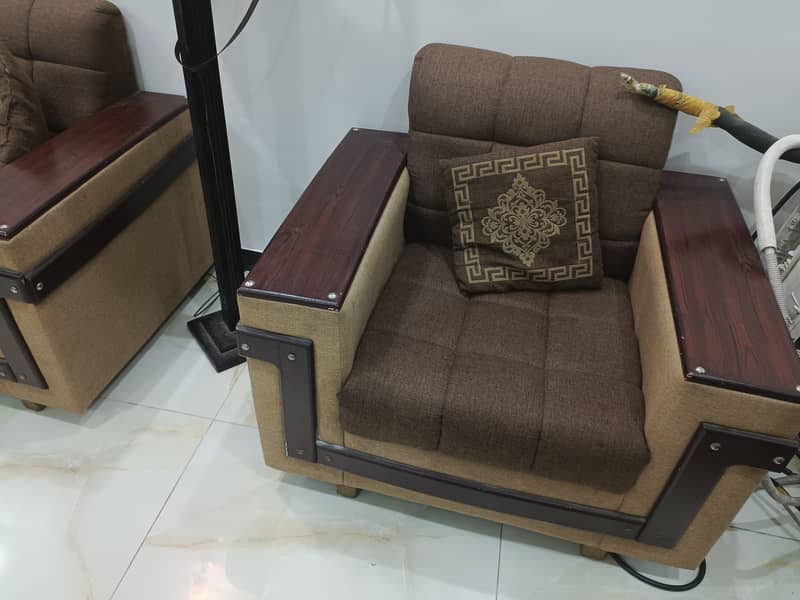 Used sofas for urgent selling 1