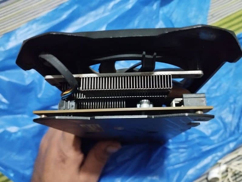 RX 470 graphic card (XFX) 4