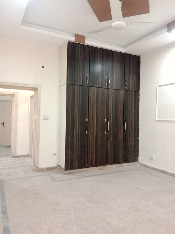 20 Marla Upper Portion For Rent At Thr Prime Location In Guldasht Town A Block 15