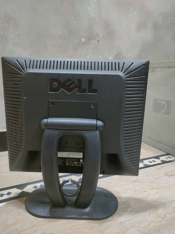 Dell 17" lcd monitor in good condition 4