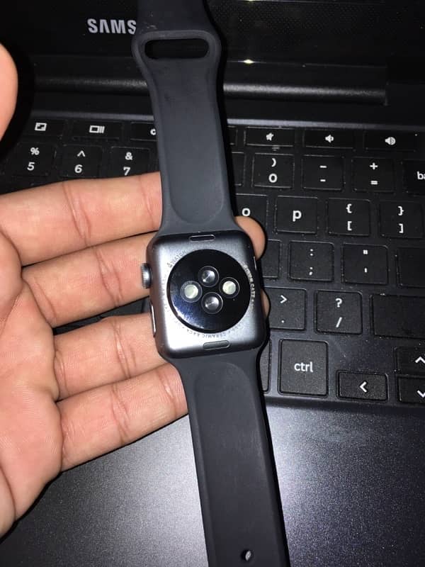 apple watch series 3 38mm excellent condition 4