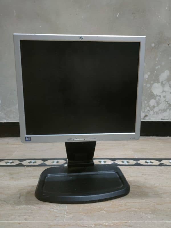 HP 17 " lcd monitor in good condition for sale vga and dvi port 5