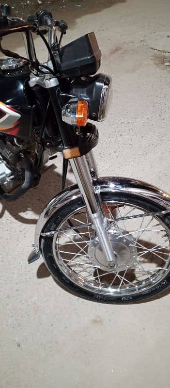 Honda CG 125 2022 model First owner Karachi num 03100206928 4