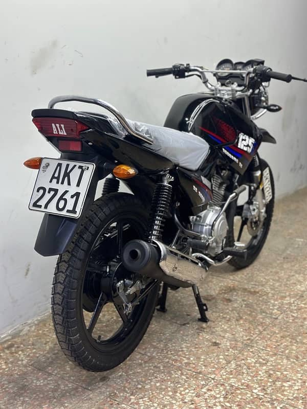 YAMAHA YBR125G 2022 model 6