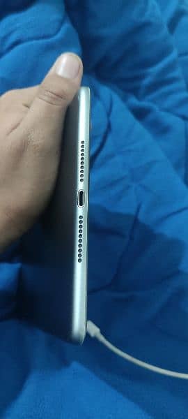 iPad mini 5 64GB sim working 1