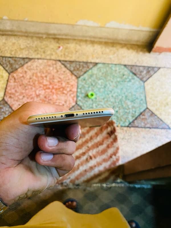 iphone Apple 7 plus 256 Gb Gold color 4