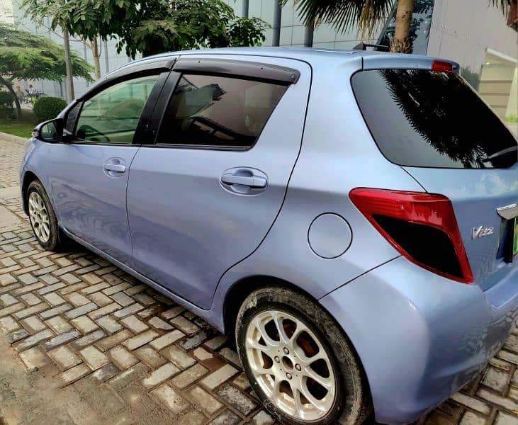 Toyota Vitz 2015 1