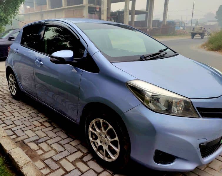 Toyota Vitz 2015 4