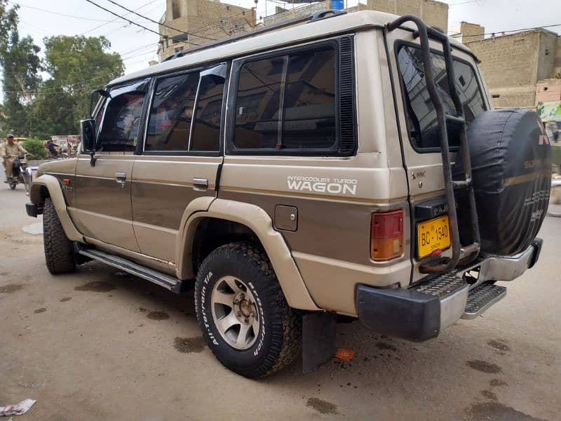 Mitsubishi Pajero 1990 exceed 0