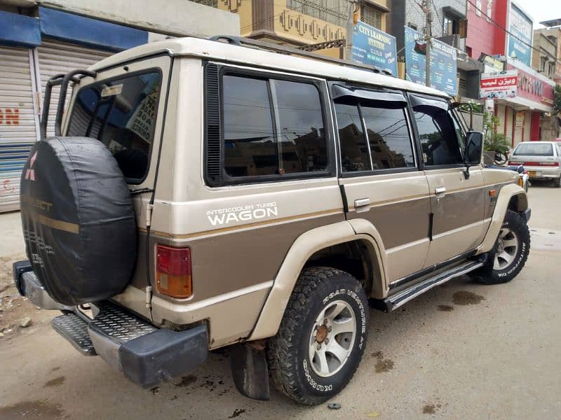 Mitsubishi Pajero 1990 exceed 2