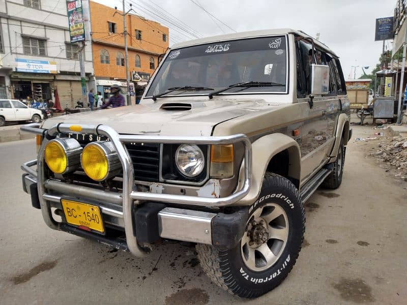 Mitsubishi Pajero 1990 exceed 3