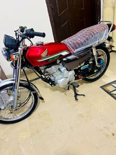 Honda 125 2023 Special edition Self Start ShowRoom condition