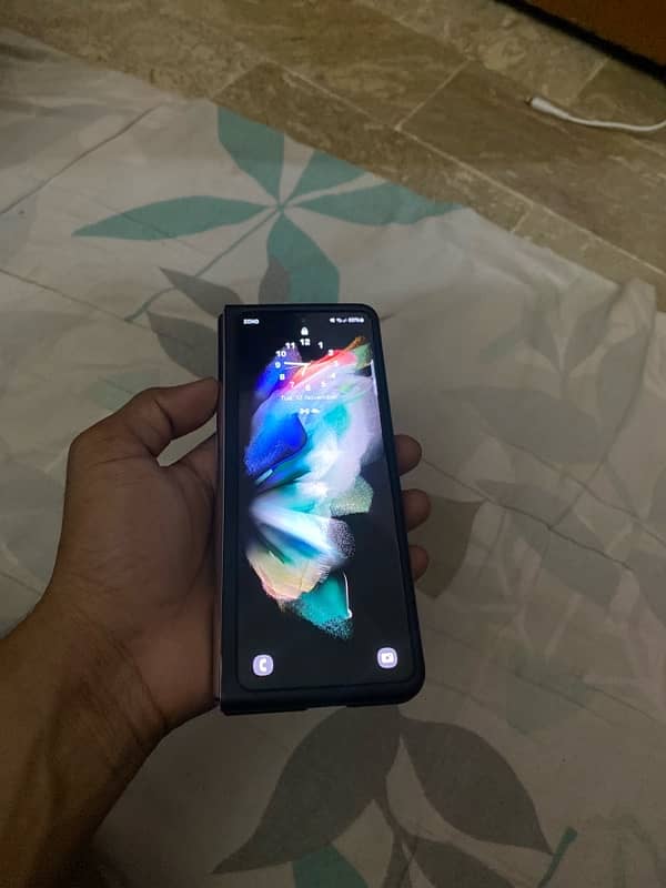 Samsung Galaxy Fold 3 5