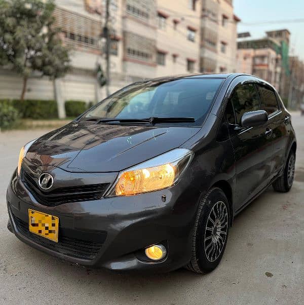 Toyota Vitz Model 2012 Reg. 2015 Grey Alloyrims Original Condition. 1