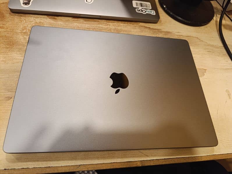 MacBook Pro 16” M2 Pro 32GB Ram 1TB SSD Space Gray Z174001GB 2