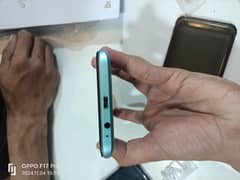 Infinix hot 10i 4 128 with box charger