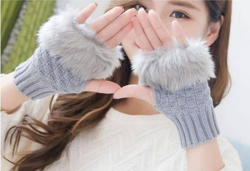 Women's Fur Gloves  ( Special Offer buy 1 get free) 1