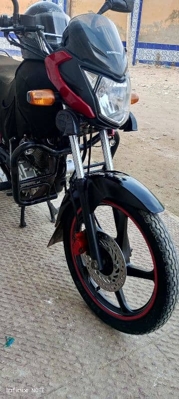 CB 125f good condition 2