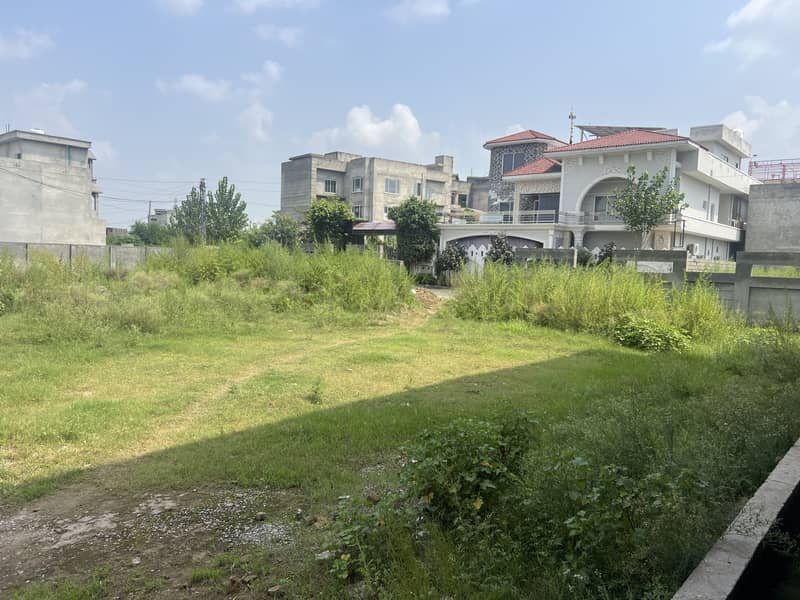 40 Marla Mini Commercial For Hostel Building Plot Near Park Road Islamabad For Sale 4