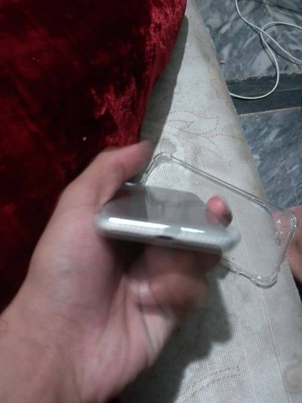 iphone 7 non pta 32 gb 10/10 condition 8