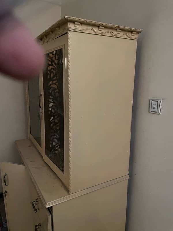 cupboard with mirror and 3  drawers for sale in very good codition 1