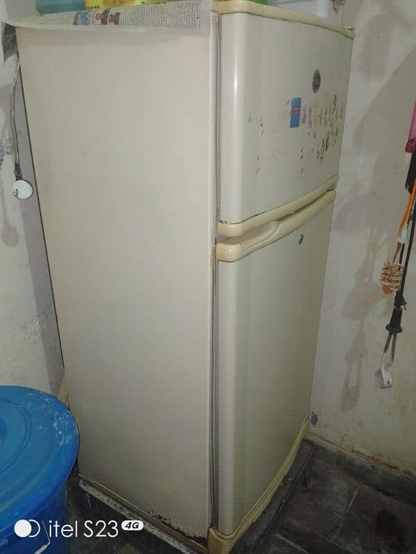 PEL refrigerator in good condition for urgent sale 1