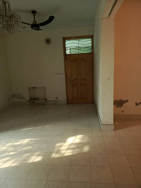 Kanal House 60ft Road prime location for sale Easy approach to Main Boulevard Faisal Town 20