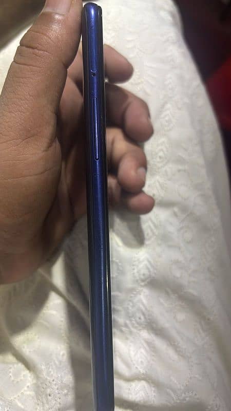 I am selling Samsung A20s mobile non pta. 03289203346 0