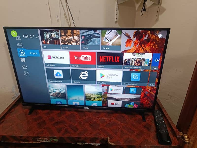 Pel 32"smart Led tv with wifi youtube netflix. . 7