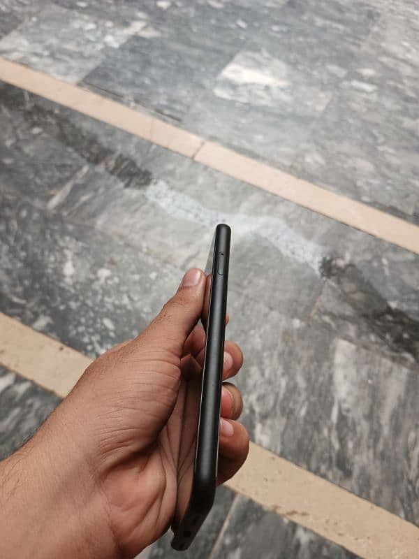 Google pixel 4 give good offer 4