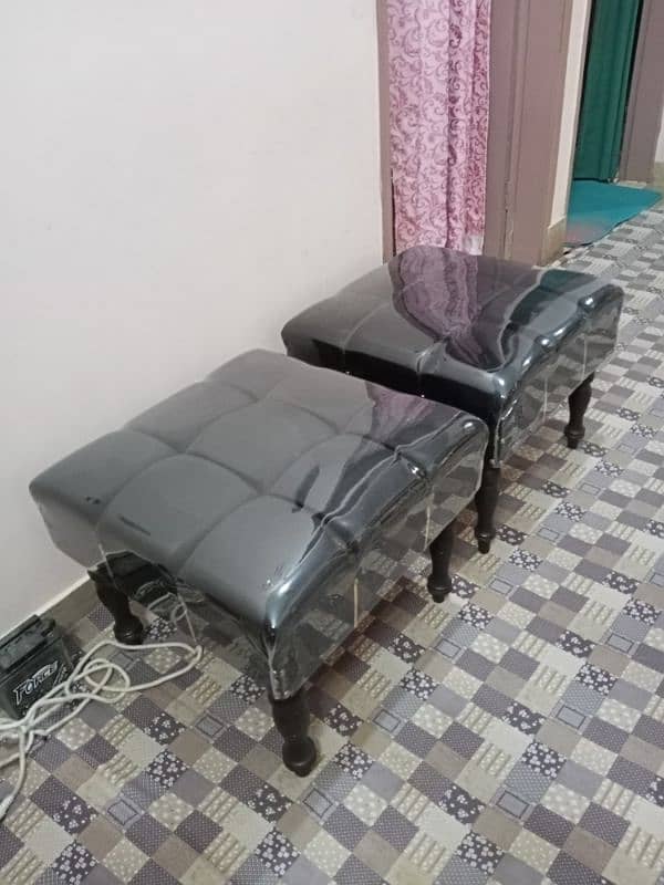 sethi 2 seats brand new 4