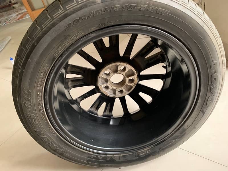 Toyota GLI Car Tire 1