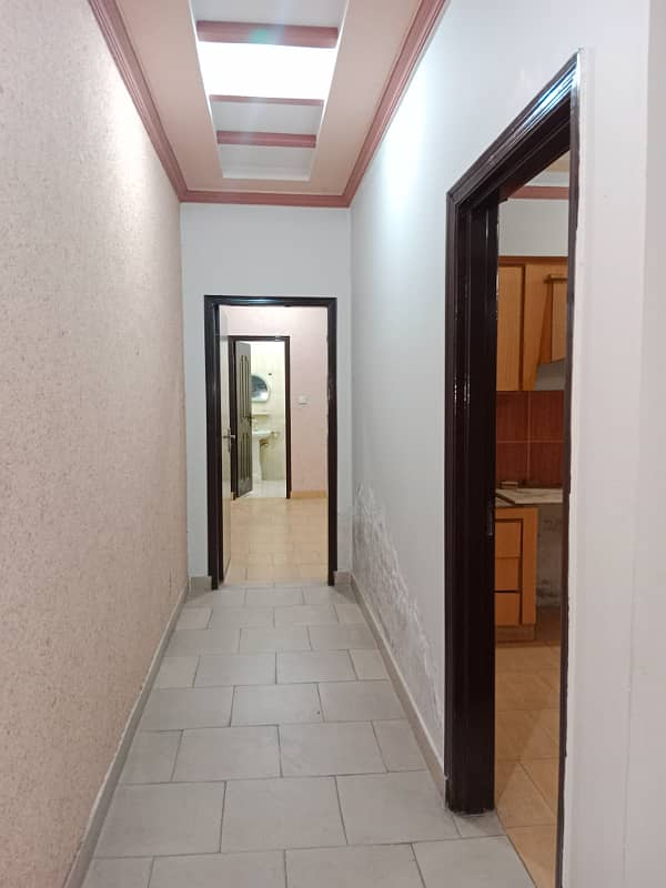 16 Marla upper portion for rent In saddar Officer colony 4