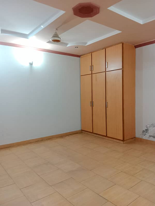 16 Marla upper portion for rent In saddar Officer colony 9