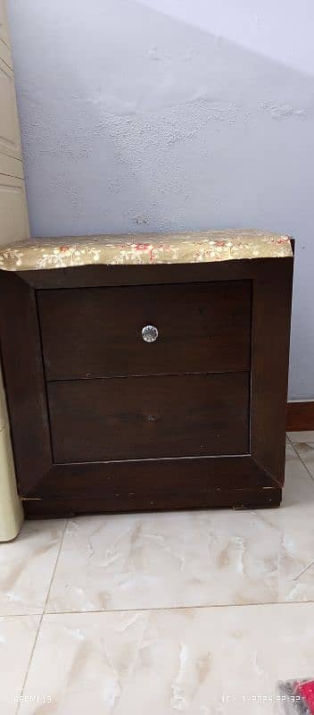 Dressing and side tables for sale 5