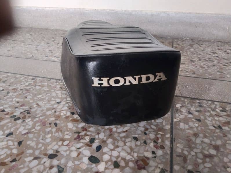 Honda 125 seat 3