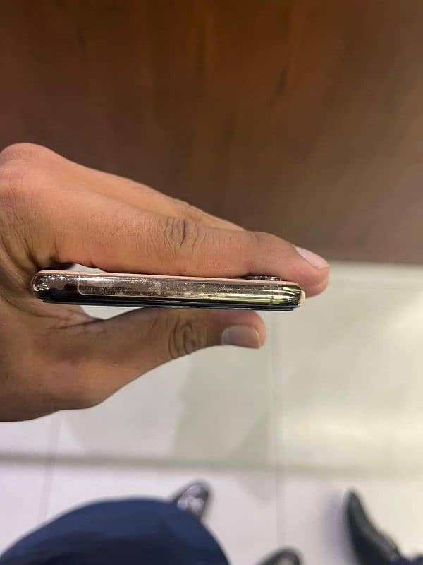 I phone  Xs Max 256 GB 10/10 condition , Battery 91% 1