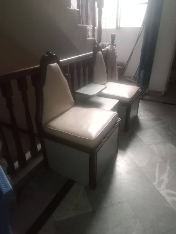 Bedroom chair set 0