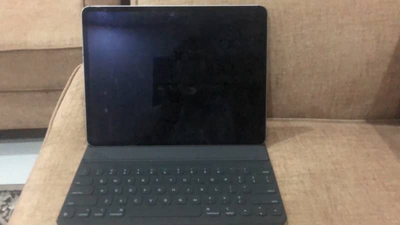 iPad Pro 6th Generation 128 gb 12.9 inch 1