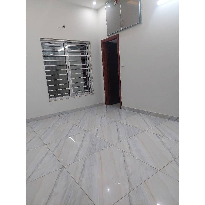 Investors Should Sale This House Located Ideally In D-12 0