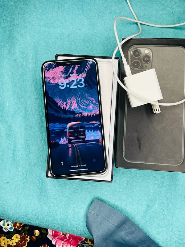 iphone 11 pro max 256gb box chrger with full sim time 9