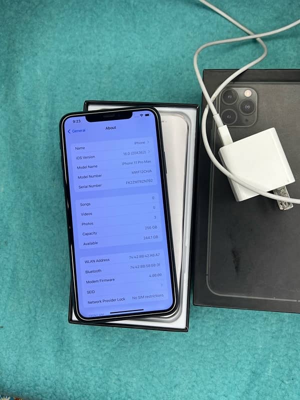 iphone 11 pro max 256gb box chrger with full sim time 10