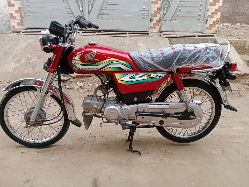 Honda CD 70 motorcycle for sale model 2023/03456561380//03057210160 16